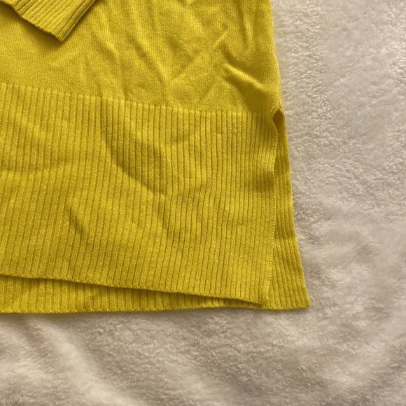 NY & Co Lime Green long sleeve sweater - Picture 4 of 5